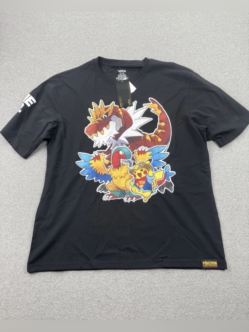 EXCLUSIVE COLLAB Pokémon Fossil Museum/Field Museum T-Shirt Size XL NWI SOLD OUT